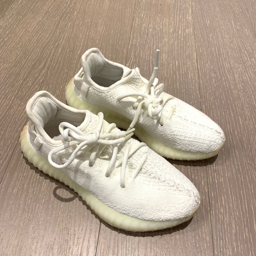 White Yeezy boost 350 v2 in Good Condition
